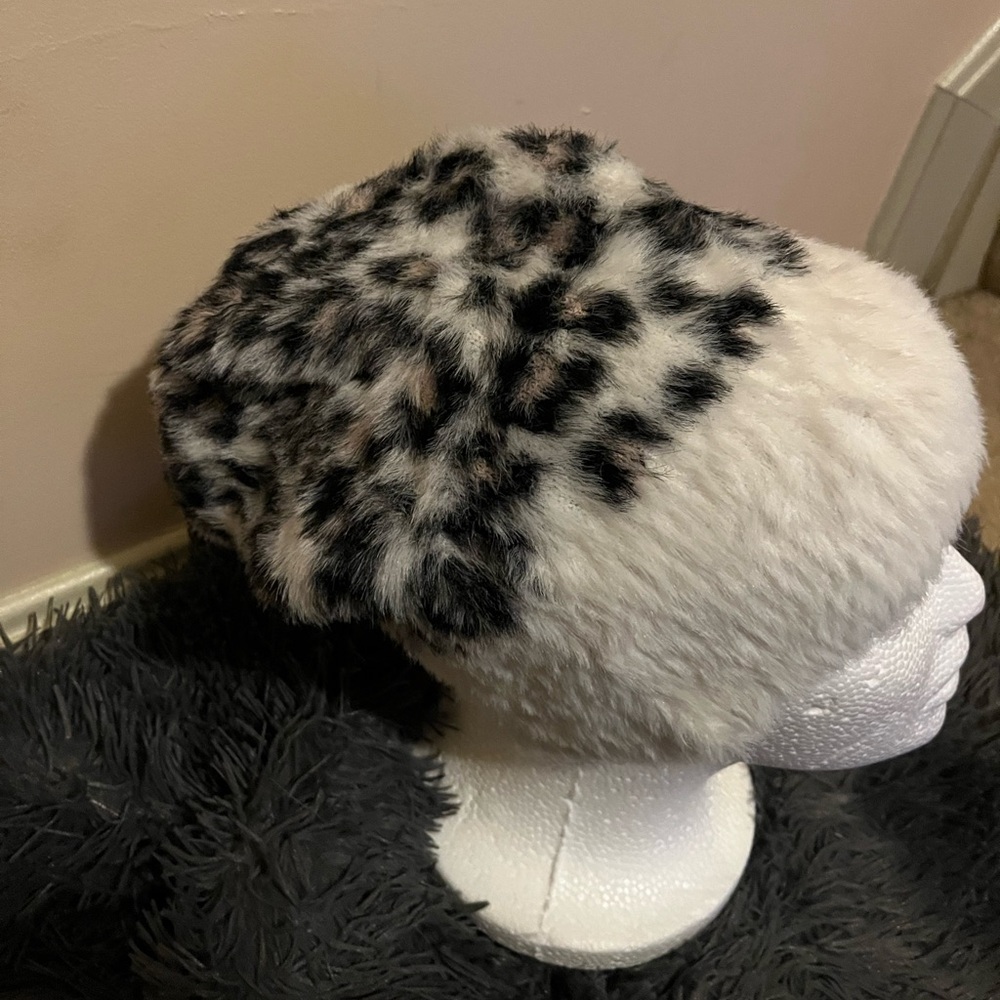 Leopard Print Hat - Picture 2 of 4